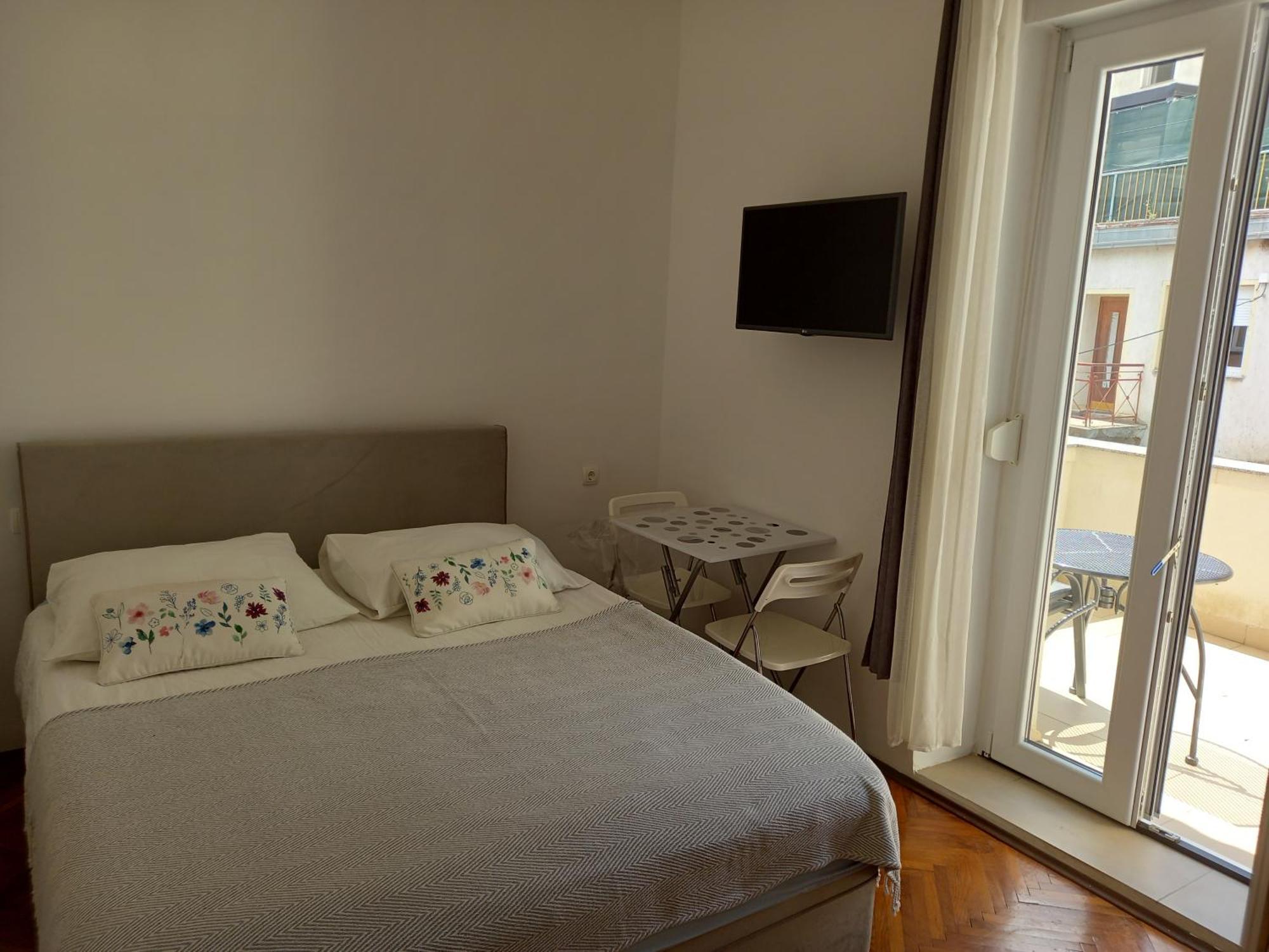 Apartmani Iris I Ana Crikvenica Exterior photo